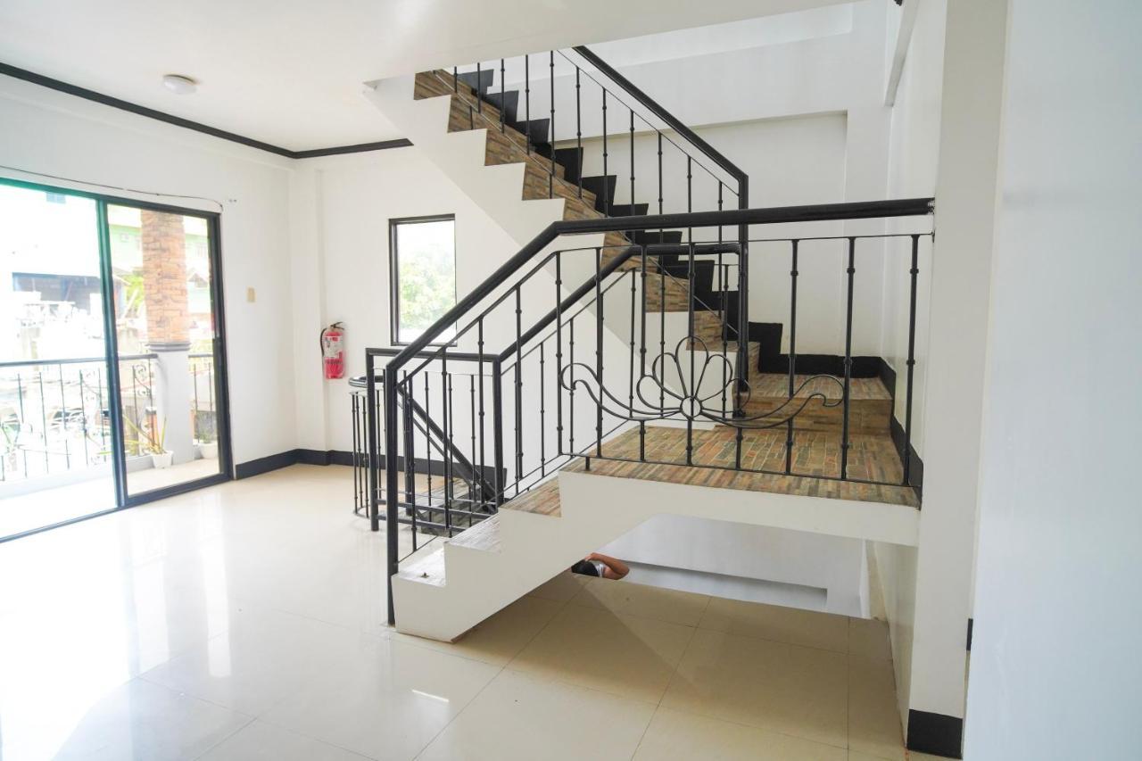 Amparo'S Tourist Inn - Coron Exterior photo