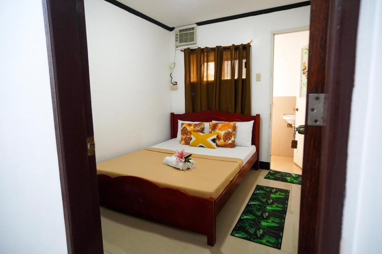 Amparo'S Tourist Inn - Coron Exterior photo