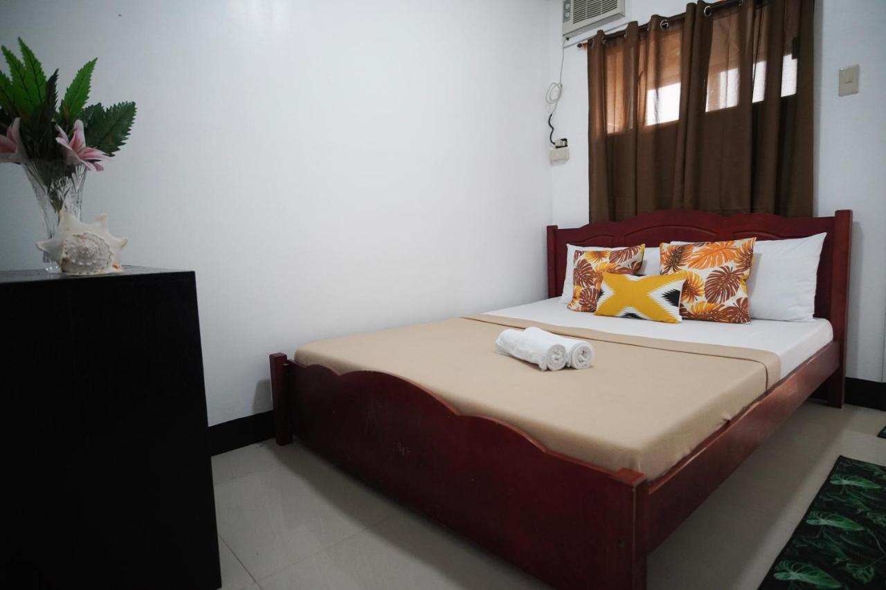 Amparo'S Tourist Inn - Coron Exterior photo