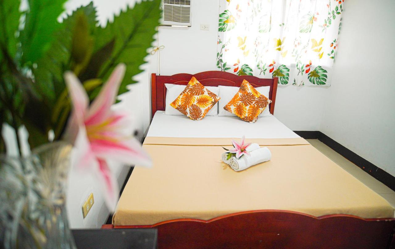 Amparo'S Tourist Inn - Coron Exterior photo