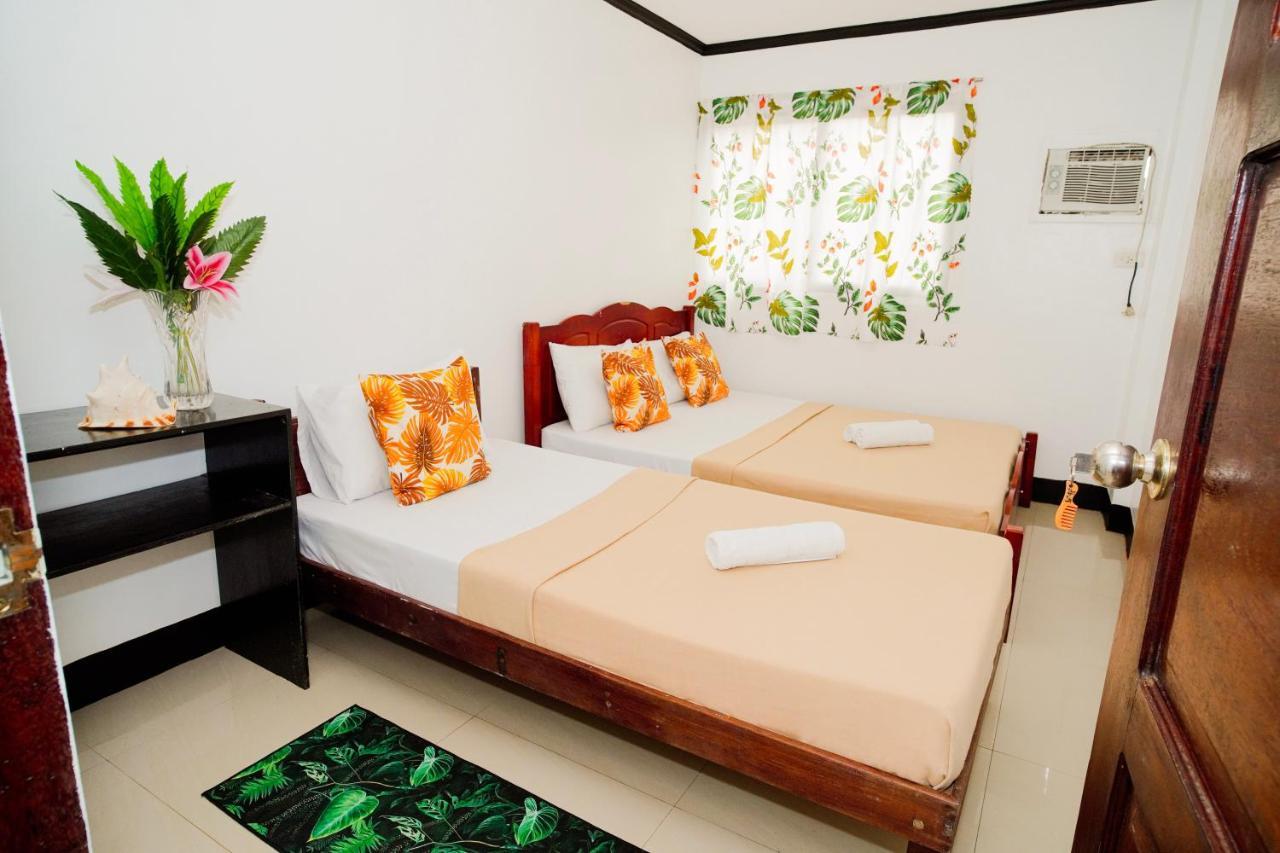 Amparo'S Tourist Inn - Coron Exterior photo