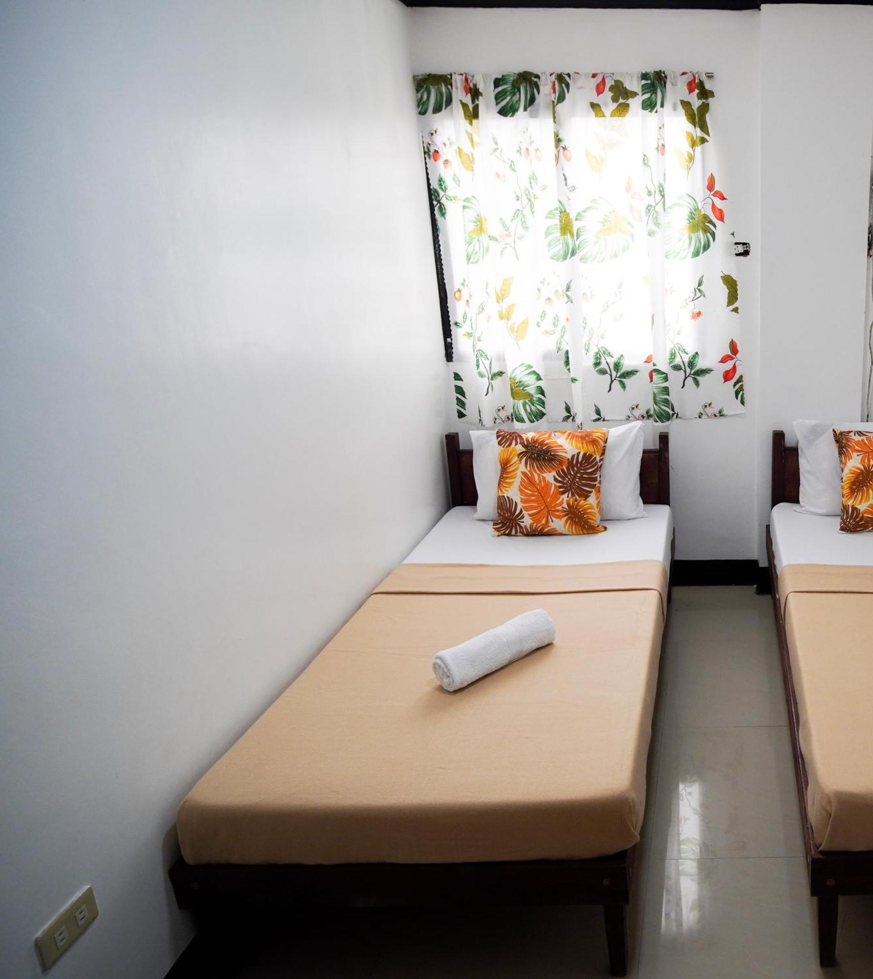 Amparo'S Tourist Inn - Coron Exterior photo