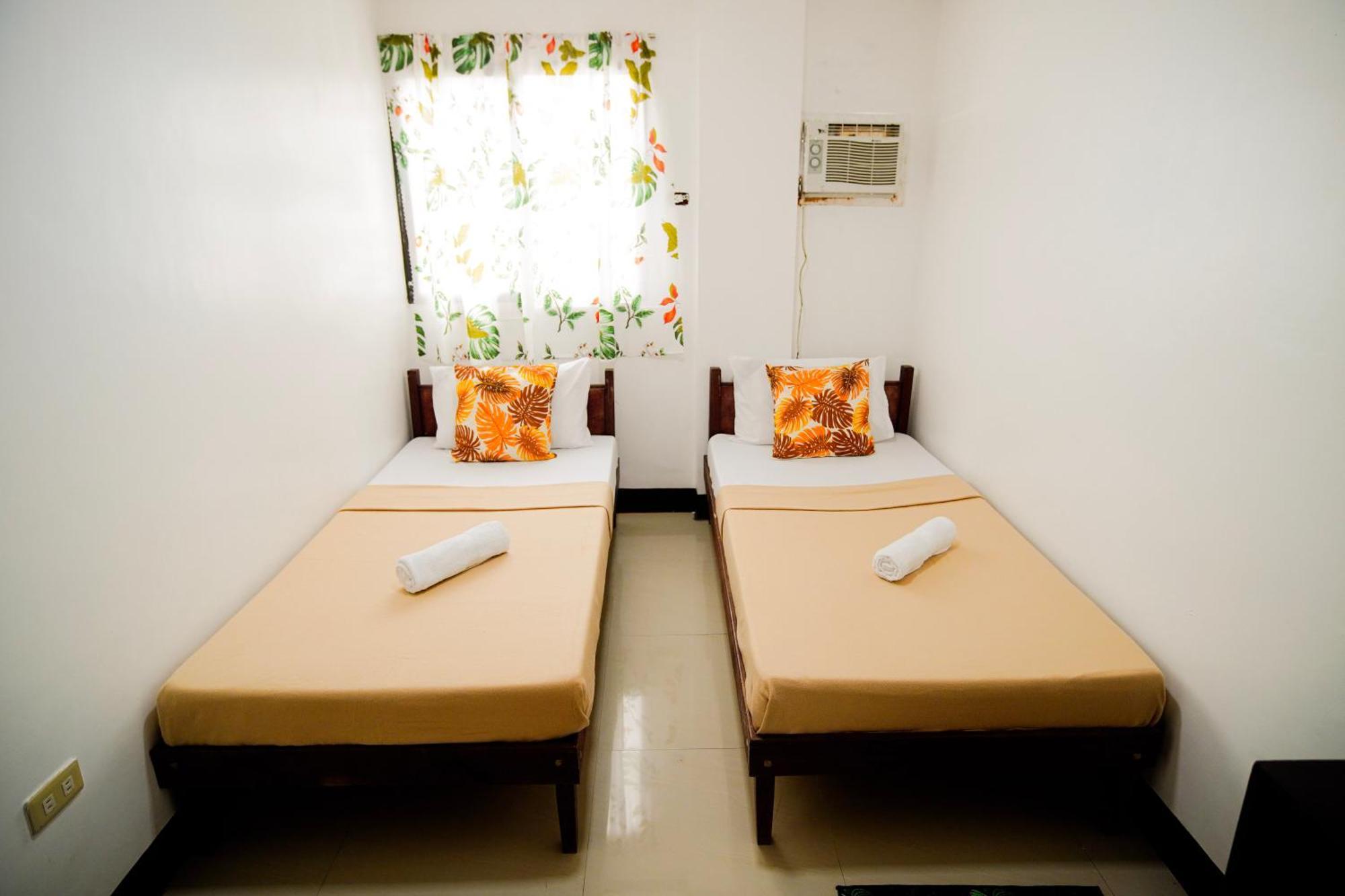 Amparo'S Tourist Inn - Coron Exterior photo