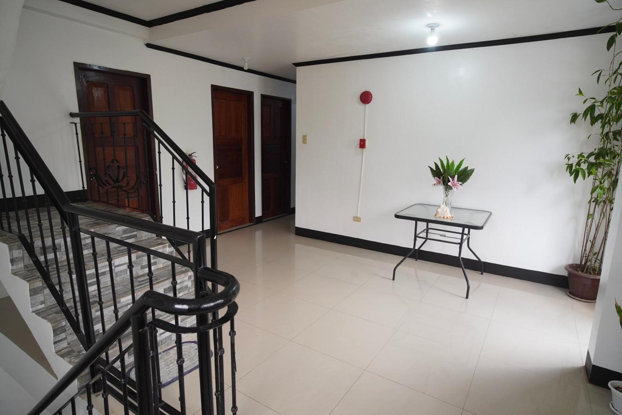 Amparo'S Tourist Inn - Coron Exterior photo