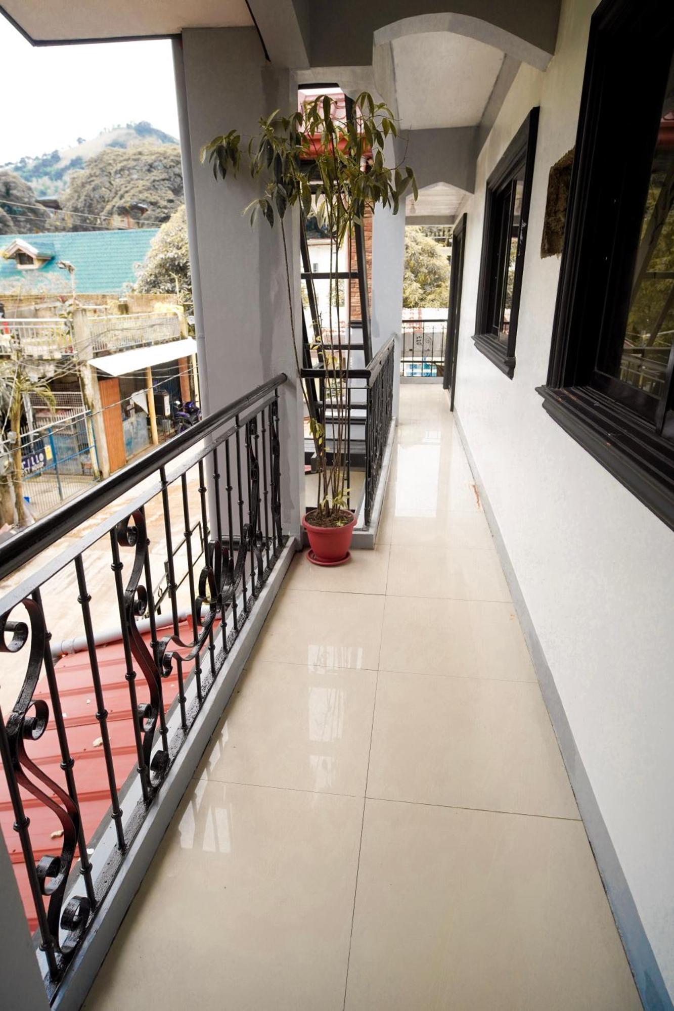 Amparo'S Tourist Inn - Coron Exterior photo